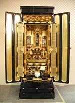 伝統的な金仏壇
