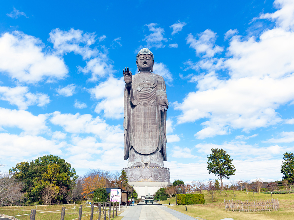 飯山仏壇は浄土真宗東本願寺派のものが主です。