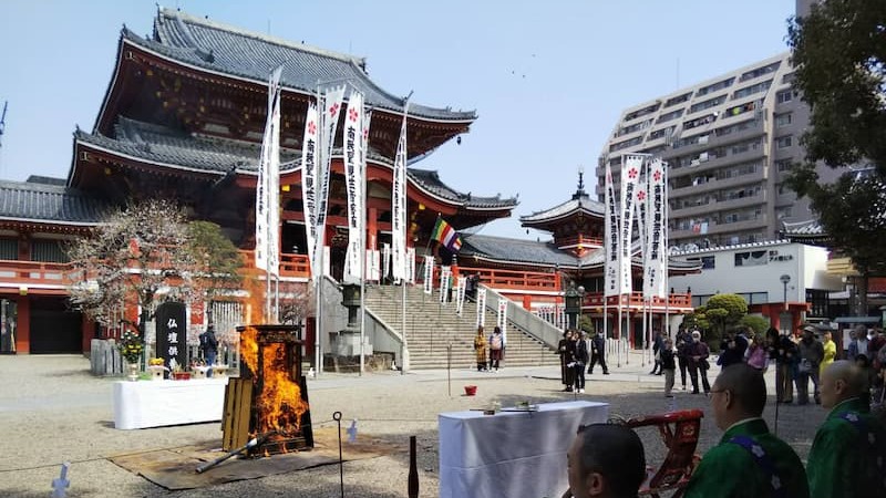 大黒屋仏壇店記事　大須観音写真1