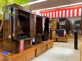 下野仏壇ショールーム：約100本を展示