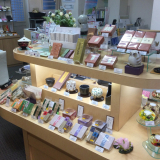 香りを楽しめる店内